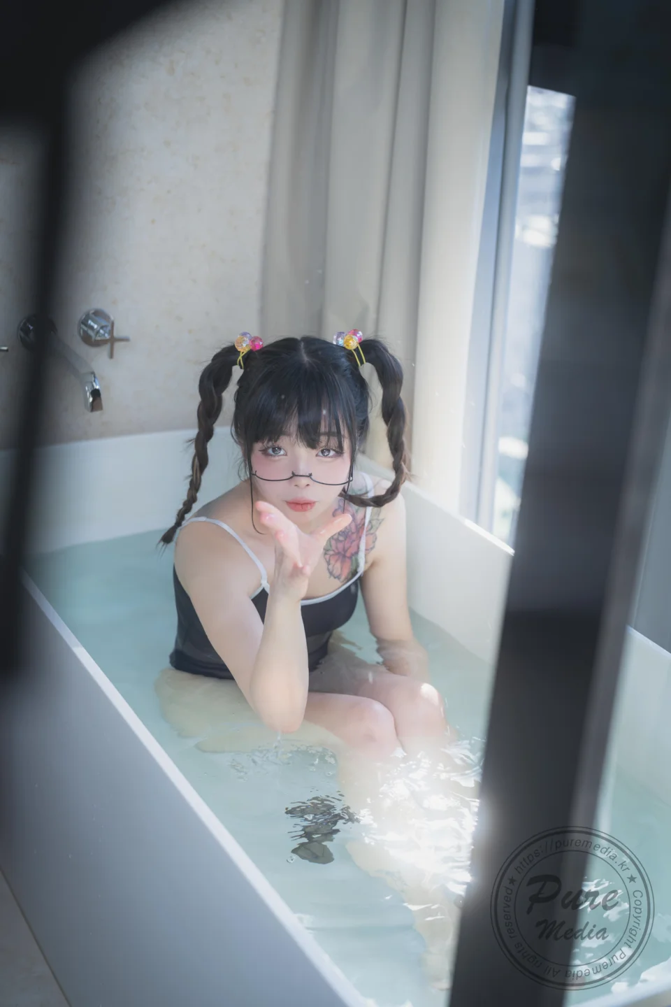 Pure_Media_Jelly_젤리_Is_Watching_Ero_Animation_152P_1_71GB tg@simisebaisi 【丝足阁】078.webp